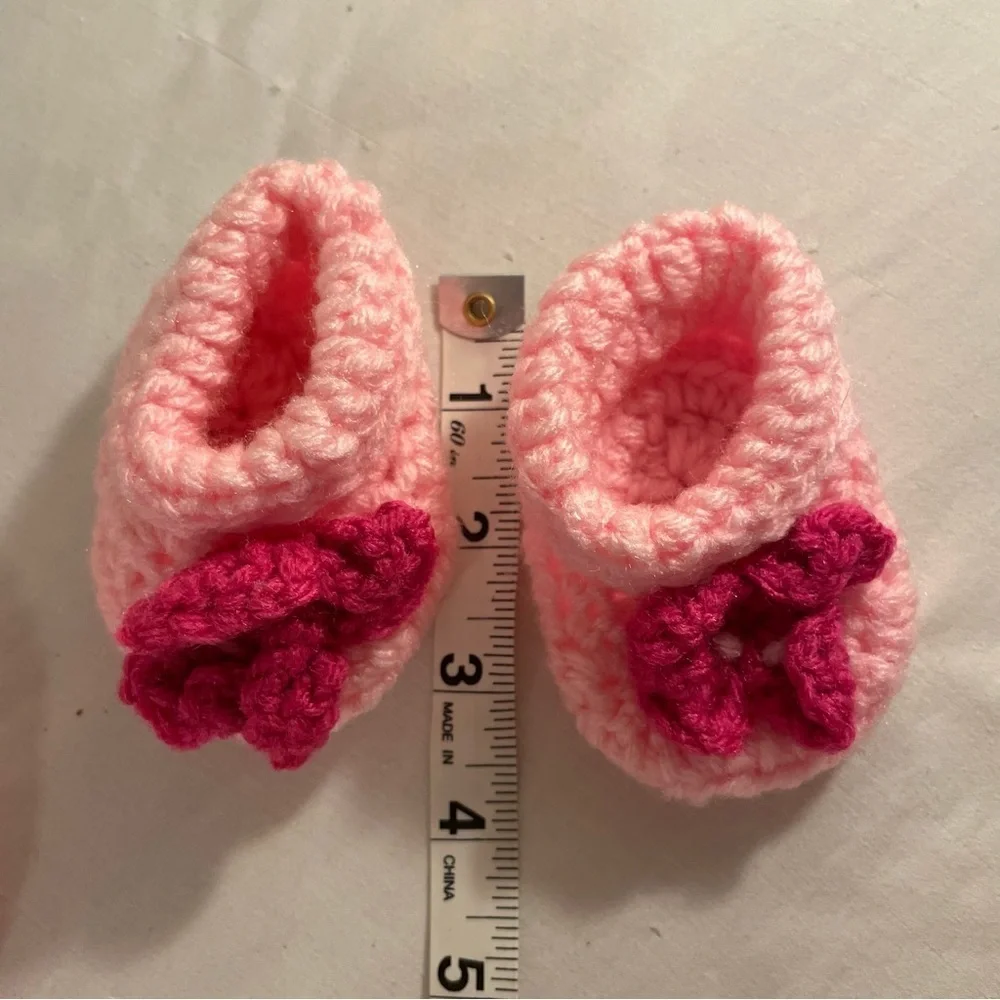 NWOT Pink Hand Crocheted NB/3M Hat Diaper Cover and Booties Doll Photo Shoot